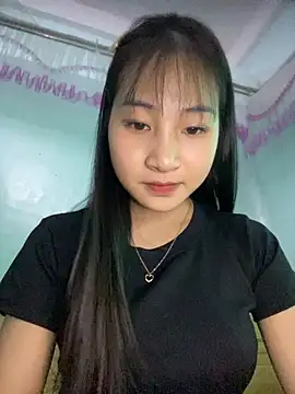 Snapshot of banlinh004 chatting on 8, 10, 2025 banlinh004 online show from 8, 10, 2025