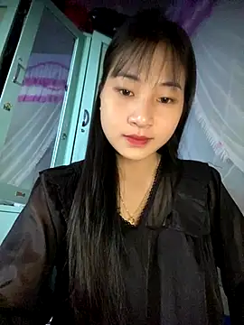 Snapshot of banlinh004 chatting on 25, 11, 2025 banlinh004 online show from 25, 11, 2025