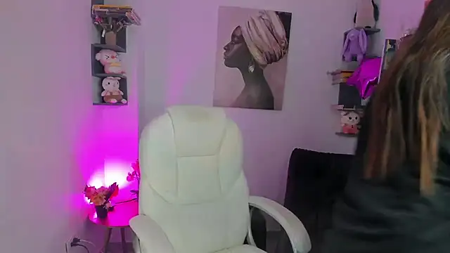 Snapshot of lissascarlett_1 chatting on 8, 10, 2025 lissascarlett 1 online show from 8, 10, 2025