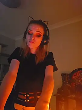 lonely Cosplay chick online show from 1, 11, 2025