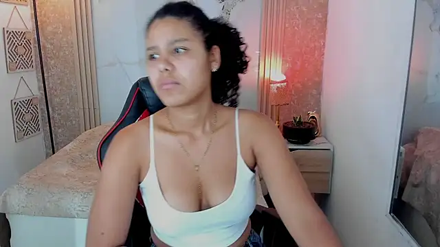 Snapshot of AriaVega chatting on 4, 5, 2026 AriaVega online show from 4, 5, 2026