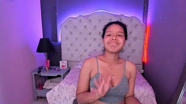 AriaVega online show from 12, 11, 2025