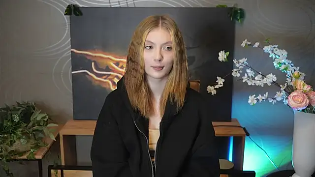 Snapshot of EstaGoetsch chatting on 21, 10, 2025 EstaGoetsch online show from 21, 10, 2025