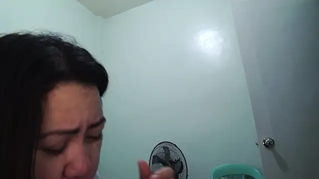 TeaseNPlease 13 online show from 17, 12, 2025