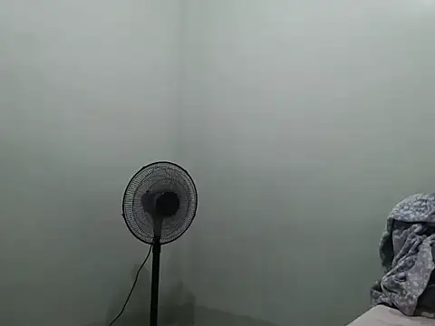 TeaseNPlease 13 online show from 25, 10, 2025