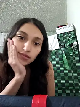 Snapshot of Camila-lol chatting on 10, 10, 2025 Camila-lol online show from 10, 10, 2025