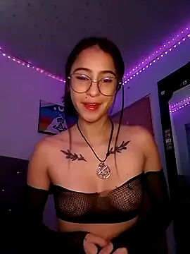Alana Martinez  online show from 6, 10, 2025