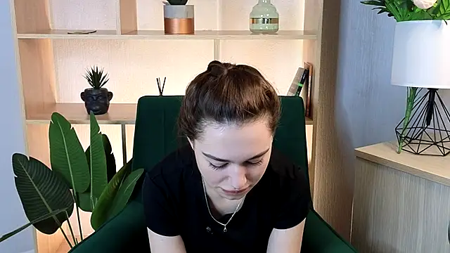 FrankieViall online show from 3, 10, 2025
