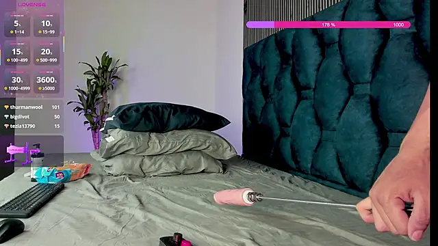 pixie love  online show from 6, 10, 2025