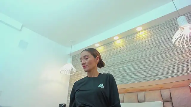 Snapshot of isaa_stone chatting on 23, 10, 2025 isaa stone online show from 23, 10, 2025