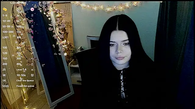 Mona Esty online show from 6, 3, 2026