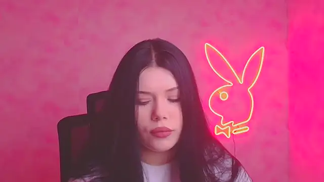 Snapshot of Mona_Esty chatting on 11, 11, 2025 Mona Esty online show from 11, 11, 2025