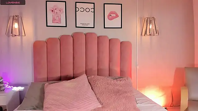 mara swan  online show from 19, 10, 2025