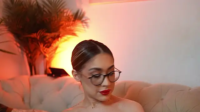 AileenKiss online show from 15, 4, 2026