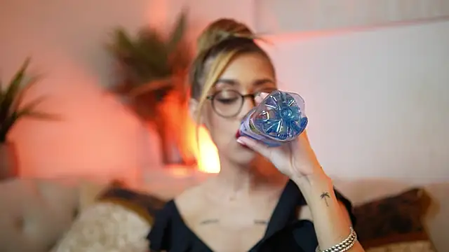 AileenKiss online show from 2, 12, 2025