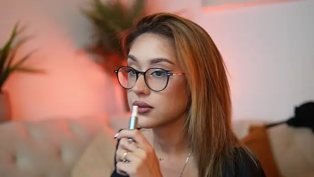 Snapshot of AileenKiss chatting on 23, 10, 2025 AileenKiss online show from 23, 10, 2025