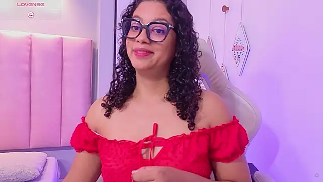 CamilaLevy online show from 15, 4, 2026