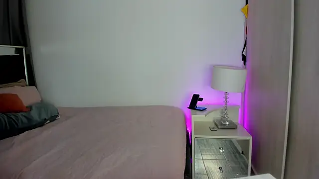 Snapshot of AfroditaGrekk chatting on 3, 10, 2025 AfroditaGrekk online show from 3, 10, 2025