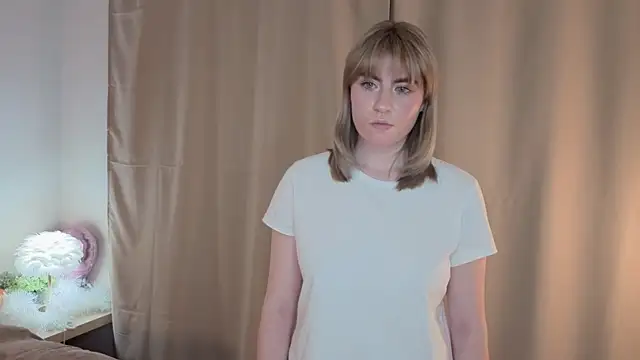 Snapshot of EuniceRaymundo chatting on 3, 10, 2025 EuniceRaymundo online show from 3, 10, 2025