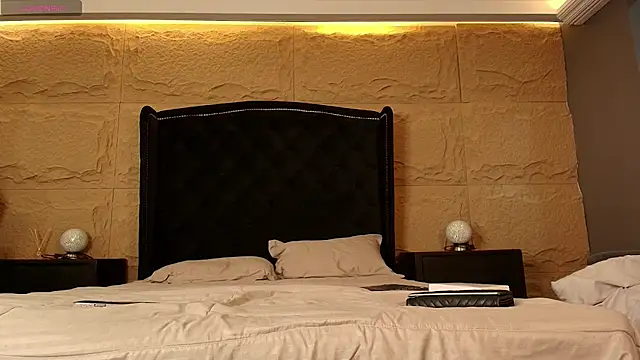 naomi hill1 online show from 16, 10, 2025