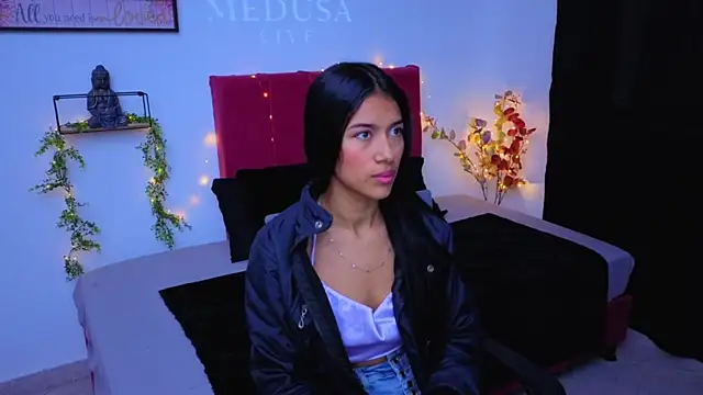 alejamedusa online show from 7, 10, 2025