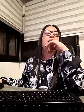 Xander Taylor  online show from 9, 10, 2025