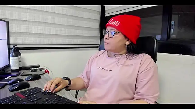 Xander Taylor  online show from 24, 10, 2025