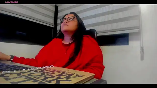 Xander Taylor  online show from 30, 11, 2025