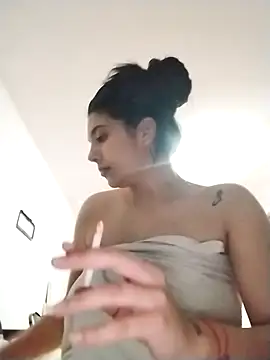 violetapvyo03 online show from 4, 10, 2025