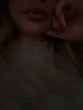 clarissetriolett online show from 4, 10, 2025