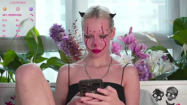 Snapshot of RanyThomson chatting on 25, 10, 2025 RanyThomson online show from 25, 10, 2025