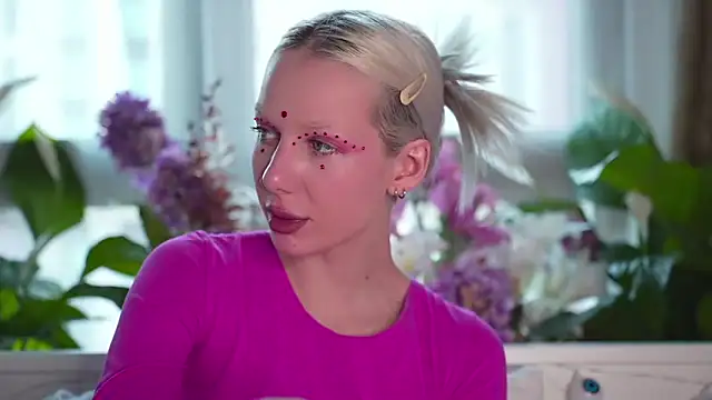 Snapshot of RanyThomson chatting on 28, 10, 2025 RanyThomson online show from 28, 10, 2025