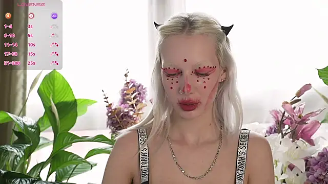 Snapshot of RanyThomson chatting on 17, 10, 2025 RanyThomson online show from 17, 10, 2025