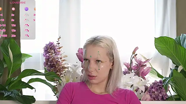 Snapshot of RanyThomson chatting on 19, 10, 2025 RanyThomson online show from 19, 10, 2025