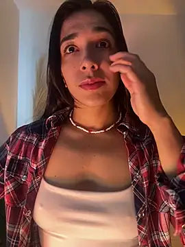 Snapshot of SabrinaEvanss_ chatting on 6, 7, 2026 SabrinaEvanss online show from 6, 7, 2026