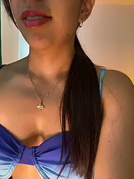 Snapshot of SabrinaEvanss_ chatting on 12, 7, 2026 SabrinaEvanss online show from 12, 7, 2026