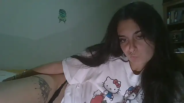 Snapshot of tuxuula chatting on 22, 10, 2025 tuxuula online show from 22, 10, 2025
