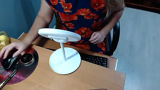 Ledi Catherin online show from 3, 11, 2025