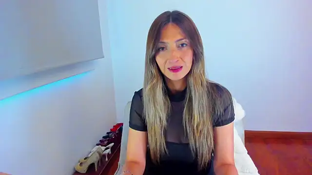 Snapshot of Velourmuse chatting on 11, 6, 2026 Velourmuse online show from 11, 6, 2026