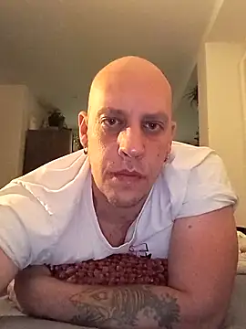 Snapshot of Kobradera1984 chatting on 30, 10, 2025 Kobradera1984 online show from 30, 10, 2025