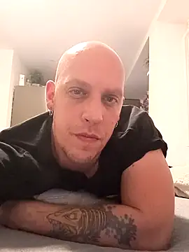 Snapshot of Kobradera1984 chatting on 17, 10, 2025 Kobradera1984 online show from 17, 10, 2025