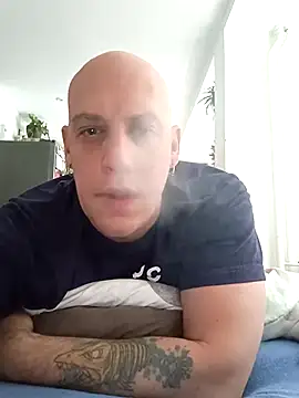 Snapshot of Kobradera1984 chatting on 23, 11, 2025 Kobradera1984 online show from 23, 11, 2025