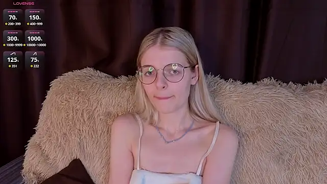 MonicaShiny online show from 27, 10, 2025