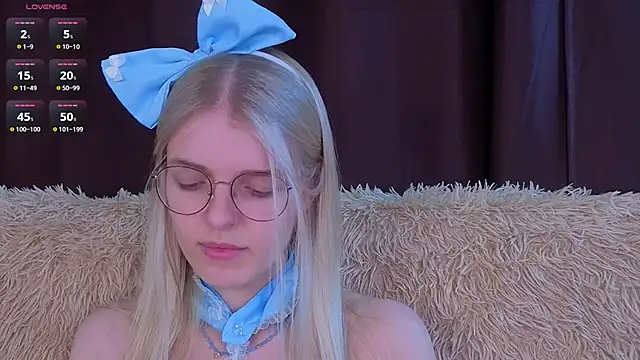 MonicaShiny online show from 16, 11, 2025