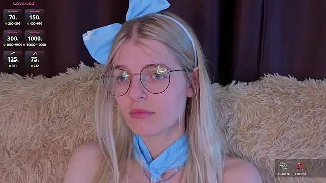 MonicaShiny online show from 3, 11, 2025