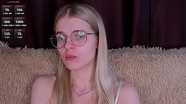 MonicaShiny online show from 28, 11, 2025