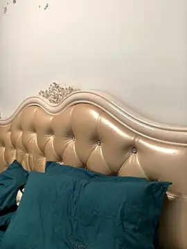 Mile-m online show from 2, 11, 2025