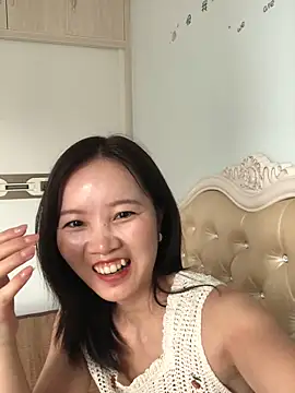 Snapshot of Mile-m chatting on 5, 6, 2026 Mile-m online show from 5, 6, 2026