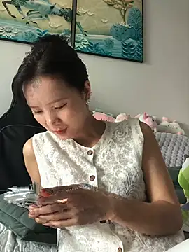 Snapshot of Mile-m chatting on 3, 6, 2026 Mile-m online show from 3, 6, 2026