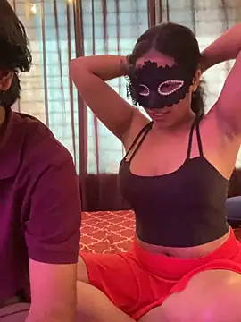 vickyandtania online show from 8, 11, 2025